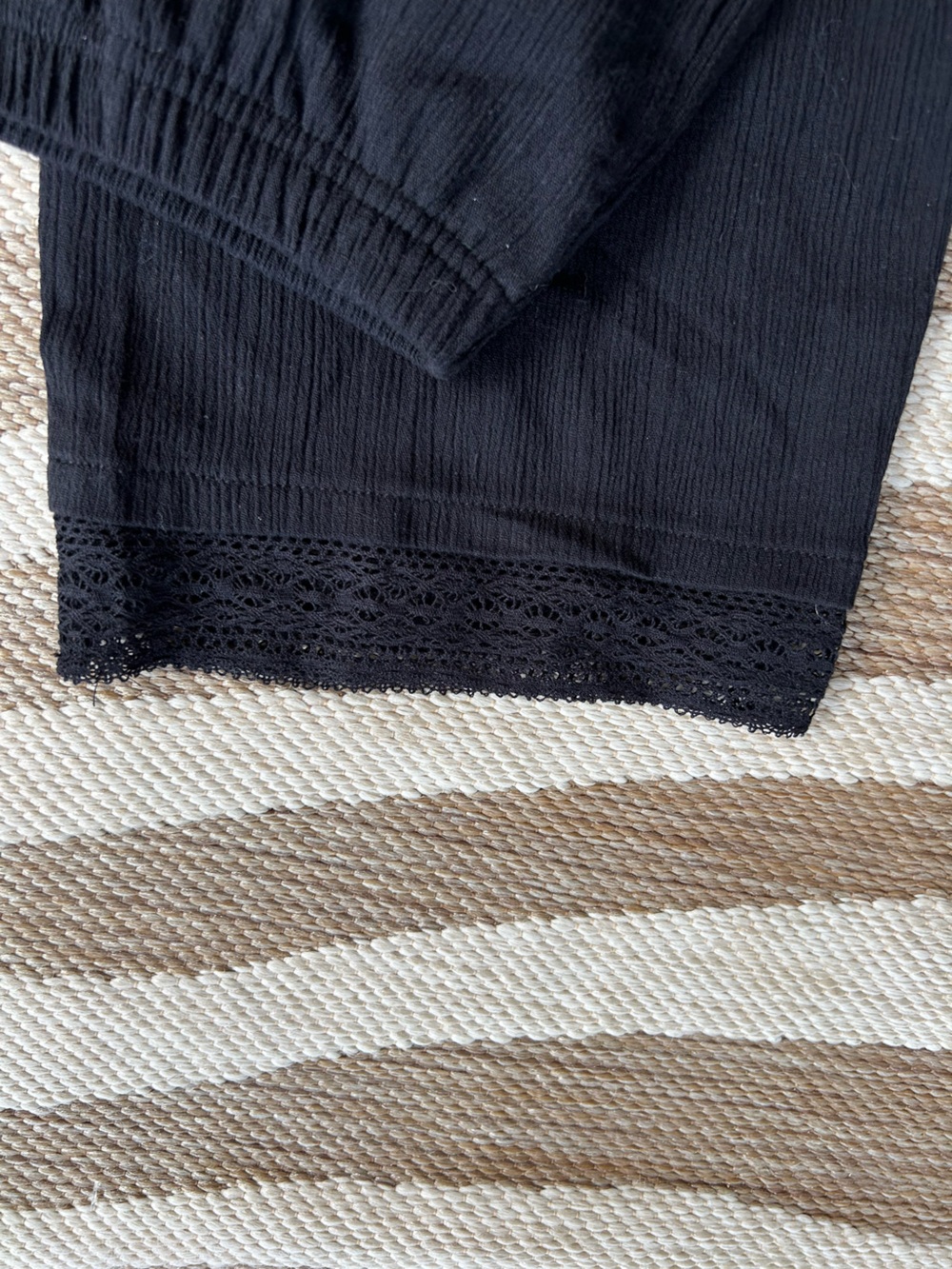Black Cotton Lace Trim Capri Pants - Size small - Picture 5 of 7